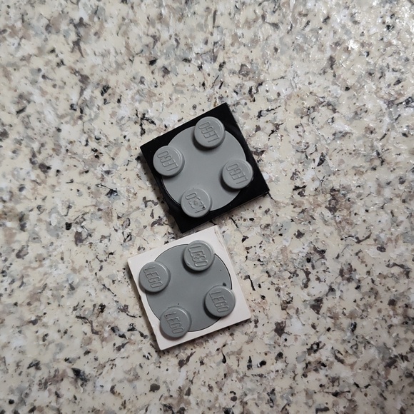 Vintage Lego pieces the tops turn and spin - Picture 1 of 4